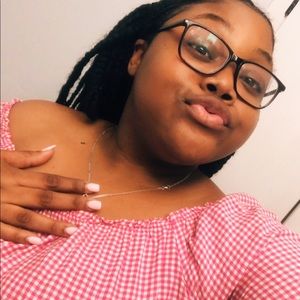 Meet your Posher, Odelia